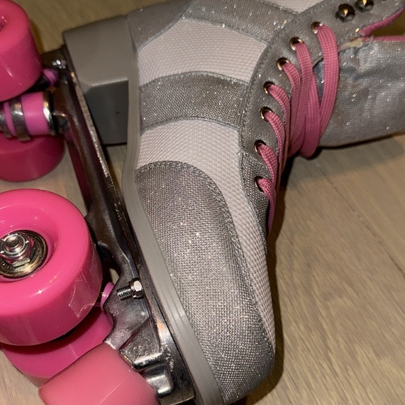 GLITTER Roller skates ✨🛼 - Picture 2 of 5